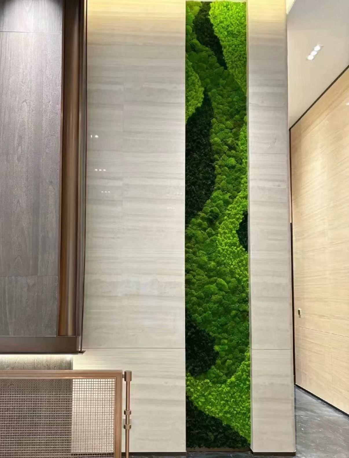 Vertical moss accent